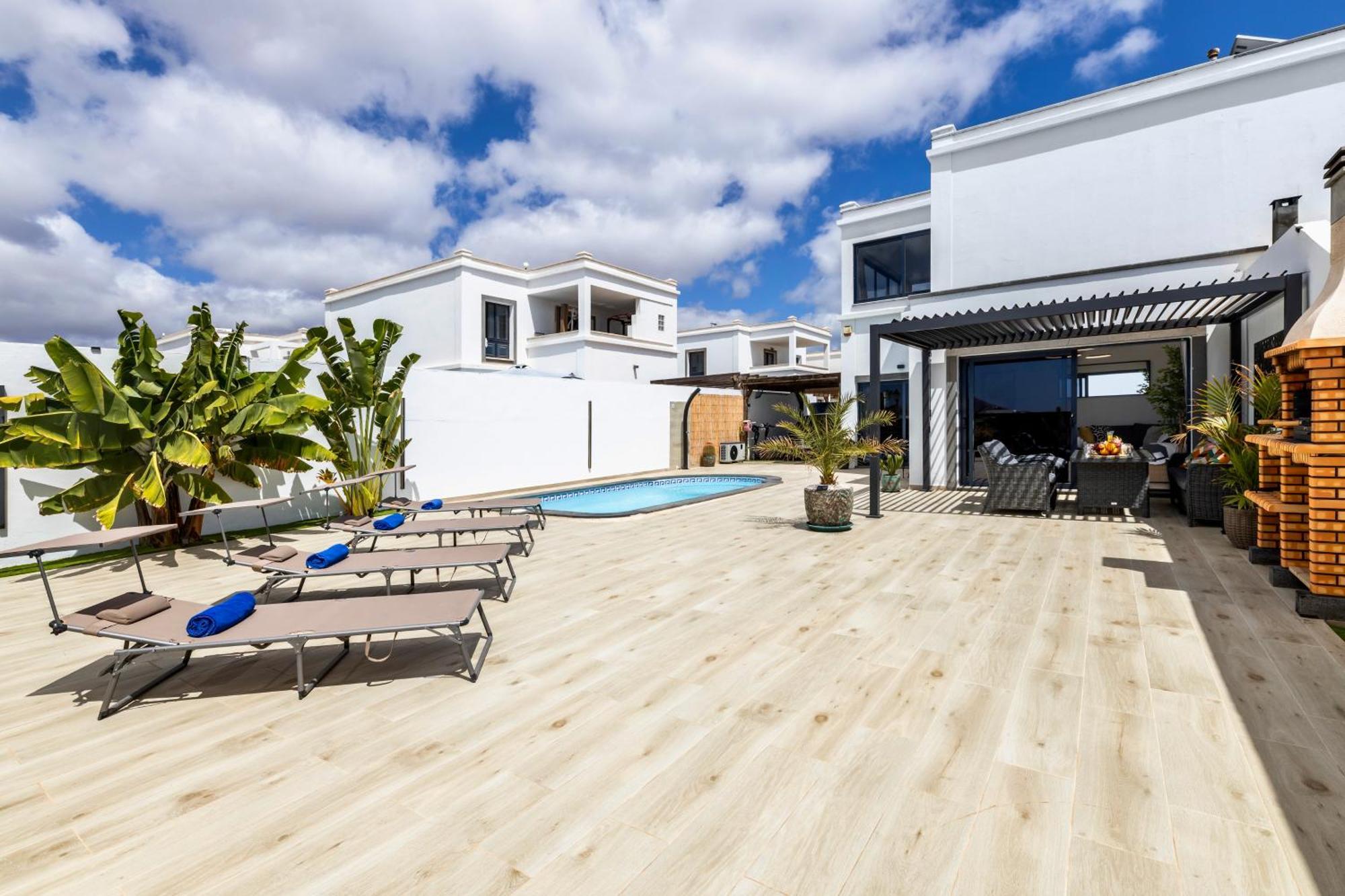 Villa Playa Blanca - Heated Pool, Aircon Kültér fotó