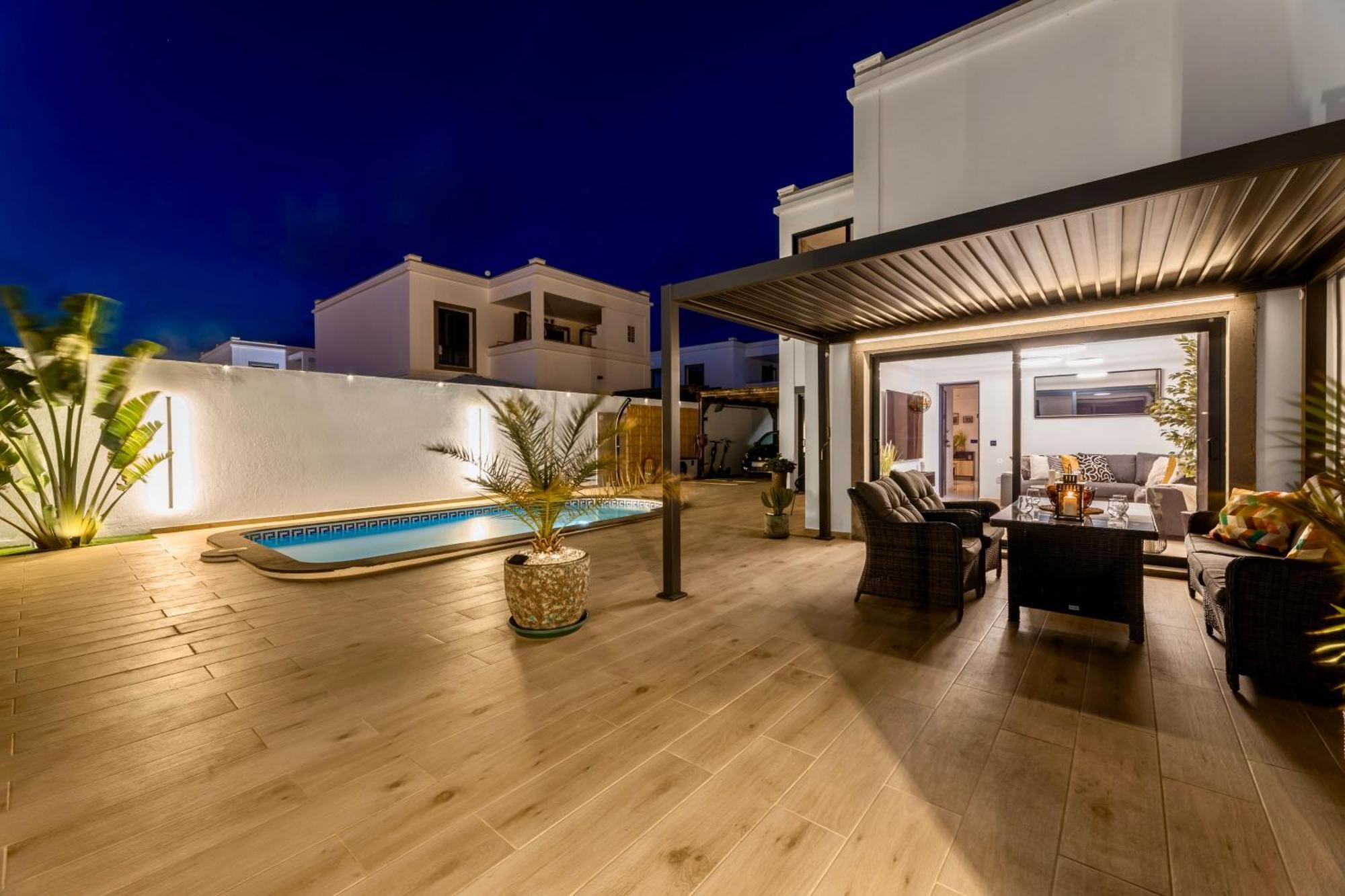 Villa Playa Blanca - Heated Pool, Aircon Kültér fotó